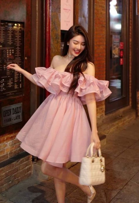 فستان زهري, Pink Dress Outfits, Short Frocks, Korean Fashion Dress, Girly Dresses, Stylish Party Dresses, Pretty Prom Dresses, Glam Dresses, Fancy Outfits