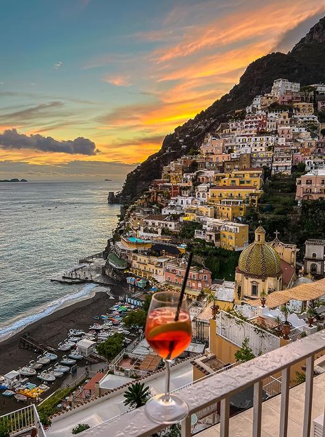 Positano Travel Guide Almafi Coast Italy, Driving In Italy, Italy Travel Photography, Italy Vibes, Rome Travel Guide, Europe Aesthetic, Venice Travel, Italy Aesthetic, Europe Summer