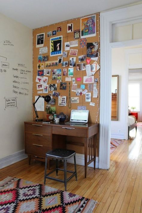 Flexible DIY Projects You Can Make With Cork Boards Cork Board Ideas, Railroad Apartment, Diy Tableau, Cork Board Wall, Diy Cork Board, Cork Tiles, Cork Wall, Wall Board, Cork Board