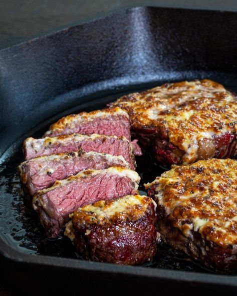 Parmesan Crusted Steak Steak Parmesan, Crusted Steak Recipe, Parmesan Steak, Crusted Prime Rib, Parmesan Crusted Steak, Crusted Steak, Steak Toppings, Meaty Meals, Mignon Steak