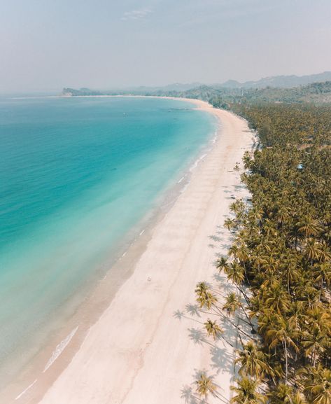 Ngapali Beach, one of Asia’s most beautiful beaches #myanmar #beach #ngapali #guide Ngapali Beach Myanmar, Myanmar Beach, Mergui Archipelago, Ngapali Beach, Space The Final Frontier, Beach Mood, Myanmar Travel, Sea Sunset, Scenery Pictures