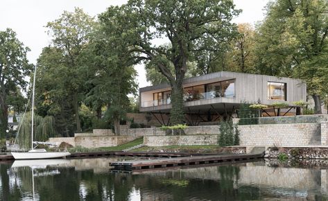 Carlos Zwick designs modernist-inspired Potsdam lake house | Wallpaper* House By The Lake, Multigenerational House, Floor Concrete, Houses In Germany, Potsdam Germany, Farnsworth House, Sustainable Building Materials, Concrete Architecture, Arch Design