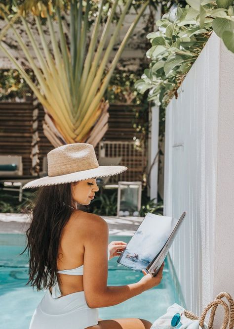 Pool House Photoshoot, Beach Resort Photography, Summer Lifestyle Photography, Resort Lifestyle Photography, Pool Lifestyle Photography, Villa Photoshoot Ideas, Resort Photoshoot Ideas, Poolside Photoshoot Ideas, Resort Photoshoot