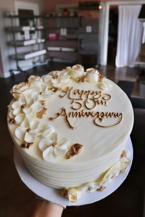 Cake 50th Birthday Woman, Small Anniversary Cake, Simple Anniversary Cakes, 25th Anniversary Cake, Golden Anniversary Cake, 25th Wedding Anniversary Cakes, Golden Wedding Cake, Anniversary Dessert, 25 Anniversary Cake