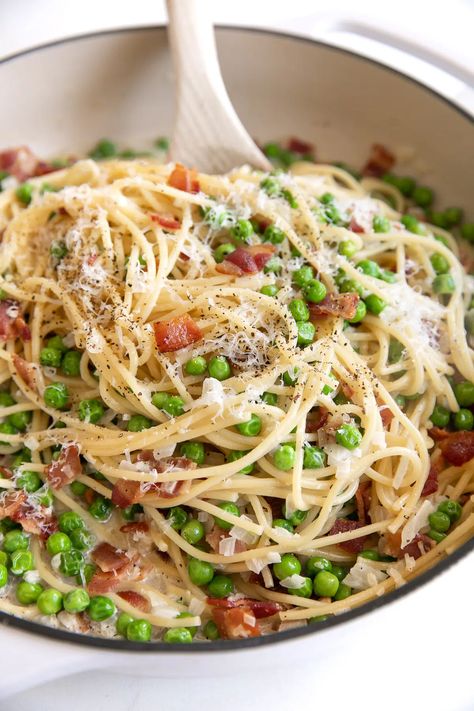 Bacon Peas, Pasta With Bacon, Pasta With Peas, Pasta Sides, Bacon Pasta, Parmesan Pasta, Pasta Dinners, Pasta Dinner Recipes, Perfect Pasta