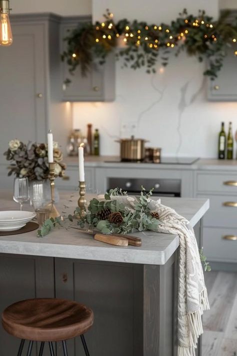 Winter Kitchen Ideas: Functional and Chic Minimal Christmas Decor Kitchen, Classy Christmas Kitchen Decor, Modern Kitchen Christmas Decorations, Christmas Kitchen Decor Modern, Modern Christmas Kitchen Decor, Kitchen Winter Decor, Christmas Decorations In Kitchen, Christmas Decor Ideas Kitchen Island, Christmas Kitchen Table Decor Ideas