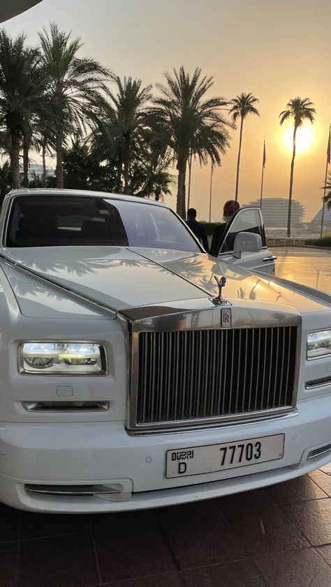 White Rolls Royce, White Rolls, Rolls Royce Wallpaper, Tokyo Drift Cars, Rolls Royce Motor Cars, Luxury Cars Rolls Royce, Rolls Royce Cullinan, Car Quotes, Car Organization