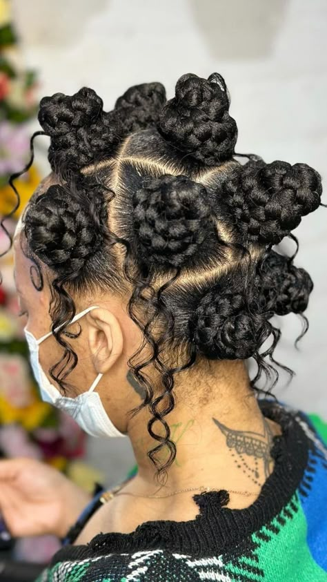 22 Gorgeous Bantu Knot Styles You Need to Try Now | Lookosm Bantu Knots With Ponytail Natural Hair, Bantu Knots Black Women, Half Up Half Down Bantu Knots Hairstyles, Bantu Knots Half Up Half Down, Braided Bantu Knots Hairstyles, Bantu Knots Hairstyles, Queen Hairstyles, Natural Hair Ideas, Bantu Knot Styles