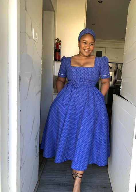 Leteisi Dress Patterns 2024, Modern Tswana Traditional Dresses, Isishweshwe Dresses, Sishweshwe Designs Dresses, Setswana Traditional Attire, Leteisi Dress Patterns, Lobola Negotiations, Shweshwe Outfits, Sotho Wedding