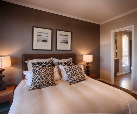 Beautiful feature wall colour in this master bedroom. I love the different shades of brown throughout the room. Bedroom Paint Design, Wc Decoration, Design Ložnic, Feature Wall Bedroom, Bedroom Color Combination, Bedroom Wall Designs, Bedroom Wall Paint, Bedroom Wall Colors, Bedroom Accent