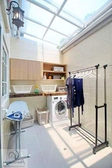 Outdoor Laundry Rooms, Reka Bentuk Bilik Tidur, Drying Room, Bilik Air, Dirty Kitchen, Stylish Laundry Room, Dream Laundry Room, Laundry Room Layouts, Laundry Design