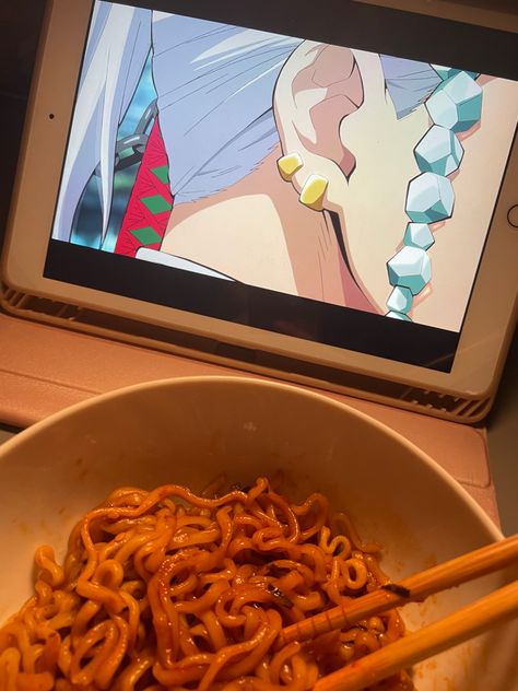 Enjoying the day by eating Buldak Ramen and watching Anime. Ramen Asthetic Picture, Anime Ramen Aesthetic, Spicy Animes To Watch, Ramen Pictures, Ramen Noodles Aesthetic, Watching Anime Aesthetic, Ramen Aesthetics, Samyang Food, Ramen Girl