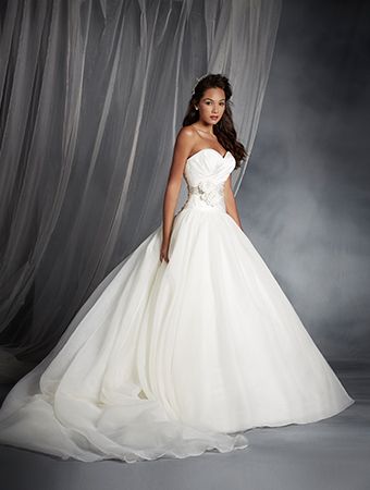 The 2015 Alfred Angelo Disney Fairy Tale Wedding Gowns - Snow White Snow White Wedding Dress, Disney Wedding Gowns, Disney Fairytale Wedding Dress, Disney Princess Wedding Dresses, Alfred Angelo Wedding Dress, Disney Princess Wedding, Disney Wedding Dresses, Wedding Dress Organza, Disney Fairy Tale Weddings