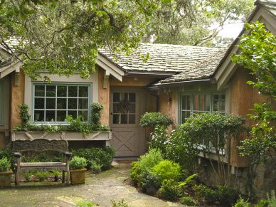 Enchanted For Us Storybook Homes, Ranch Exterior, Fairytale Cottage, Arthur Rackham, Storybook Cottage, Cottage Exterior, Cottage Style Homes, Casas Coloniales, Cottage Cabin