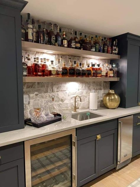 Lake House Basement Bar Ideas, Kitchen Wine Bar Ideas, Wet Bar Basement, Bar Lounge Room, Small Bars For Home, Home Bar Ideas, Small Basement Ideas, Ideas Animal Crossing, Bourbon Room