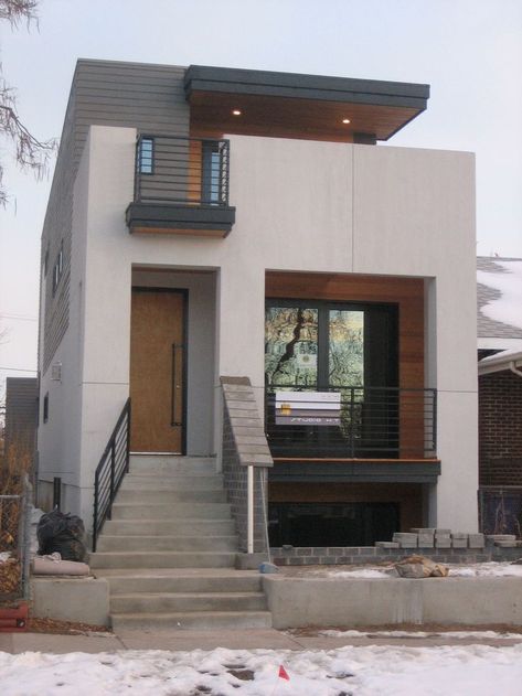 Create attractive looks with small home design – darbylanefurniture.com Small House Exteriors, Modern Small House Design, House Design Exterior, Small Modern Home, Small House Floor Plans, Modern Tiny House, Prefabricated Houses, Minimalist House Design, Modern House Plans