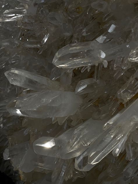 Close up of clear quartz. Crystal. Crystal aesthetic. Crystal background. Spirituality. Clear Quartz Crystal Aesthetic, Clear Crystal Aesthetic, Crystal Clear Aesthetic, Crystals And Gemstones Aesthetic, White Crystal Aesthetic, Black Crystals Aesthetic, Crystal Core Aesthetic, Quartz Crystal Aesthetic, Clear Quartz Aesthetic