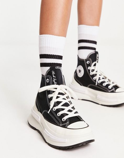 Run Star Hike Converse, Design Converse, Converse Run Star Legacy, Converse Model, Star Branding, Checker Wallpaper, Converse Outfits, Plateau Sneaker, Converse Trainers