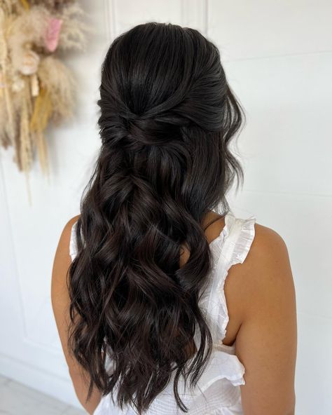 Basic Formal Hairstyles, Half Up Down Bridal Hair, Wedding Hair Big Curls Half Up, Bridemaids Hairstyles Dark Hair, Long Brunette Bridesmaid Hair, Wedding Updo For Long Thick Hair, Half Up Half Down Wedding Hair Brunette Bridal Hairstyles, Hair Dues For Prom, Hairstyle For Dark Hair