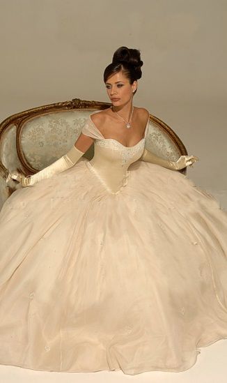 wedding dress for Belle, by Hollywood Dreams Wedding Dresses Princess Ballgown, Princess Bridal, Bridal Ball Gown, Trendy Wedding Dresses, Dream Wedding Ideas Dresses, Princess Wedding Dresses, Princess Wedding, Dresses Vintage, Ball Gowns Wedding