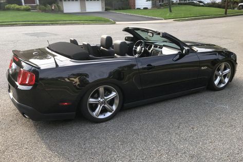 All Mustang Models, Cool Convertible Cars, 2010 Mustang Convertible, Black Convertible Mustang, Mustang Cars Convertible, Mustang Convertible 2020, Convertible Sports Cars, Black Convertible Car Aesthetic, Convertible Mustang Aesthetic