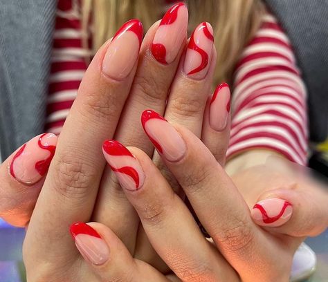 New Year Nails Design 2024 Short, Nails With Red Dress, Christmas Manicure Ideas, Red Shellac Nails, Nails Ideas 2022, Nye Nails, Beachy Nails, New Years Nail Designs, New Years Eve Nails