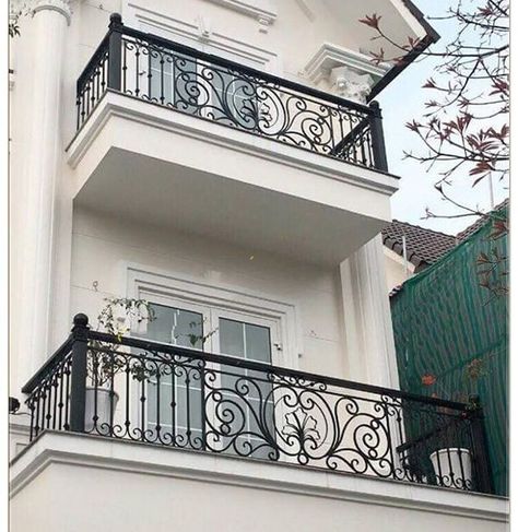 Balcony Railing Design Modern, Reling Design, Iron Railings Outdoor, درابزين السلم, Steel Grill Design, Design Balcony, Iron Balcony Railing, Modern Window Grill, Balustrade Design