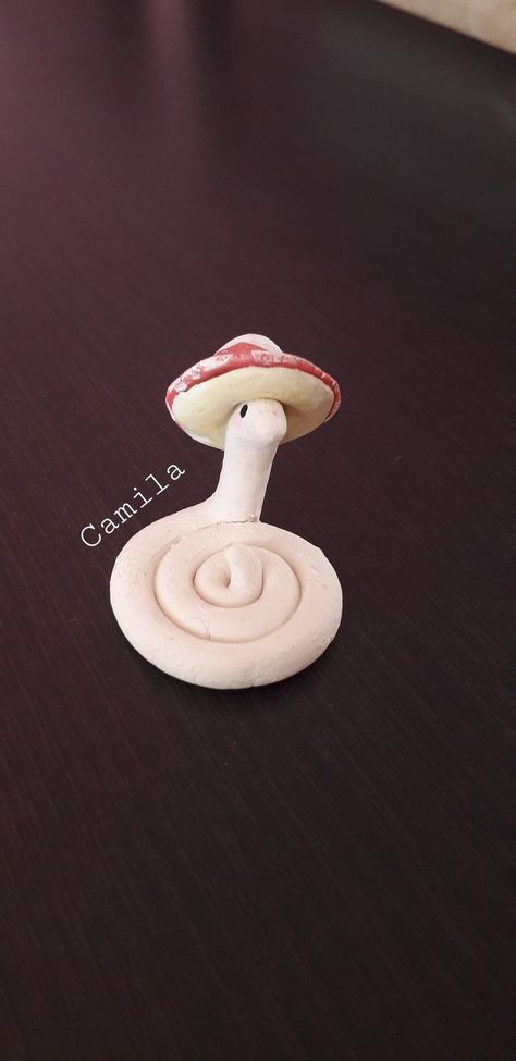 Worm Clay Art, Cute Clay Things Aesthetic, Mushrooms Clay Art, Aesthetic Stuff To Make Diy, Clay Funny Ideas, Diy Snake Decoration, Cool Clay Ideas Easy, Snake Out Of Clay, Clay Art Snake