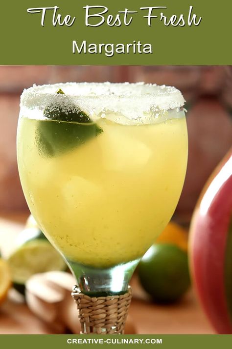 Fresh Margarita Recipe, Homemade Margarita Recipe, Holiday Sangria Recipes, Fresh Margarita, Classic Margarita Recipe, Homemade Margaritas, Alcoholic Punch Recipes, Perfect Margarita, Liquor Recipes