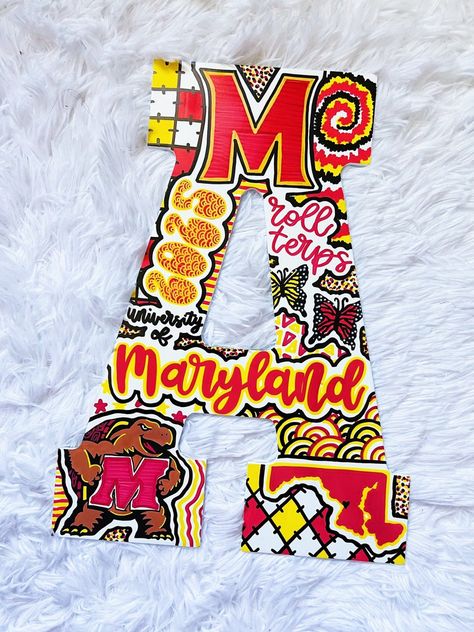 Want a memorable gift your high school or college senior won't forget? How about a unique dorm decoration no one else will have? Want an item that will make the cutest addition to your college commitment or graduation day pictures? Then you have come to the right place! This item is One of a Kind and customizable to you. Custom College letters create unforgettable gifts, perfect for holidays, graduations, commitment day, birthdays, or even just a little something special for yourself! Graduation Day Pictures, College Diy Crafts, College Paintings, College Letters, Dorm Decoration, Bling Ideas, College Diy, Day Pictures, Dorm Art