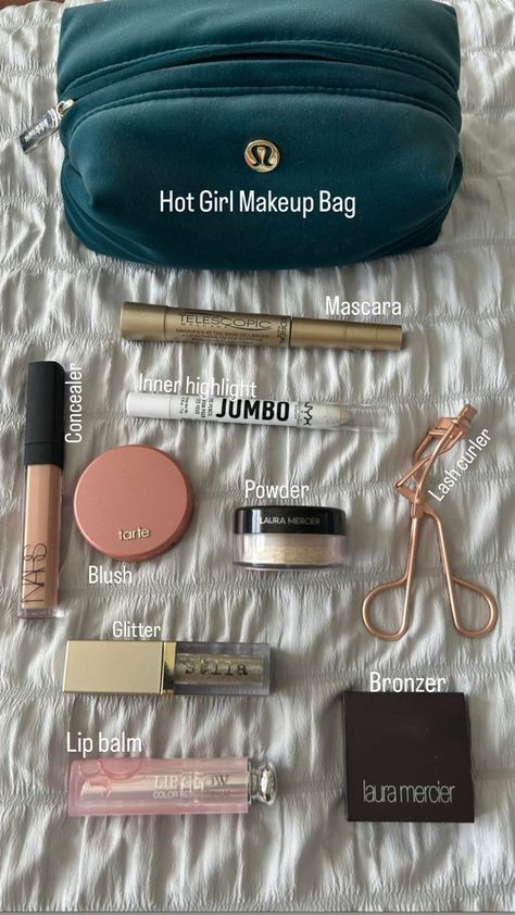 Natural Makeup Supplies, What To Pack In Your Makeup Bag, Whats In My Makeup Bag Minimalist, Whats In My Makeup Bag For School, Make Up Essentials 2023, Minimal Makeup Bag Essentials, What Is In My Makeup Bag, Whats In My Makeup Bag Aesthetic, What To Put In Makeup Bag