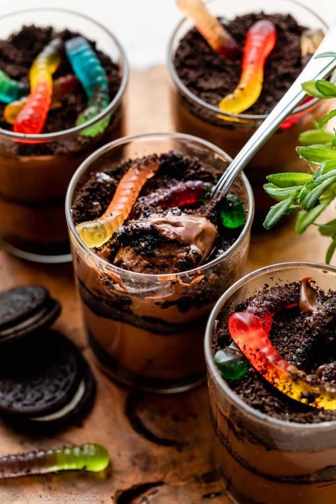 Dirt Pudding Recipe, Dirt Pudding Recipes, Dirt Recipe, Dirt Dessert, Pudding Desserts Recipes, Dirt Pudding, Homemade Chocolate Pudding, Dessert From Scratch, Homemade Pudding