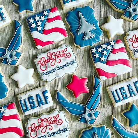 US Air Force cookies designed for a going away party. Good Luck Airman Sanchez! ❤️ #airforcecookies #usaf #customcookies #decoratedcookies #royalicing #cookiesofinsragram #yummy #petitetreatsbykelly Deployment Party Ideas, Air Force Cookies, Food Halloween Party, Patriotic Party Food, Military Send Off Party Ideas, Party Food Christmas, Party Food Halloween, Retirement Cookies, Preakness Party