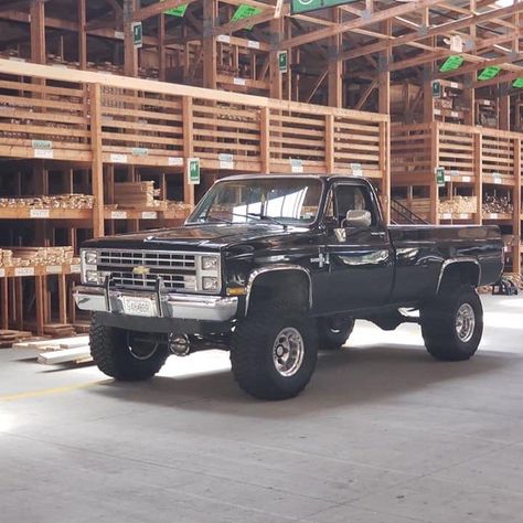 Older Chevy Trucks, 78 Chevy Truck, Blacked Out Square Body Chevy, Chevy Box Truck, 89 Chevy Truck, Square Body Trucks Chevrolet, Old Black Chevy Truck, Old Chevy Square Body Trucks, Old Lifted Chevy Trucks