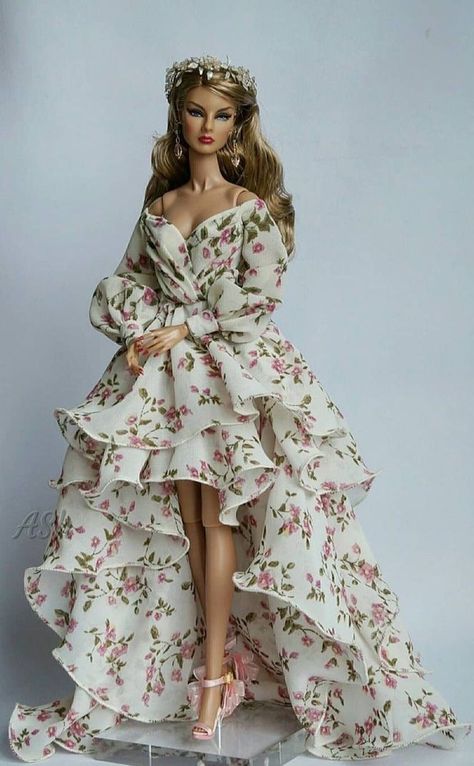 Barbie Doll Outfits, Doll Corset, Making Dresses, Barbie Dresses, Dress Barbie Doll, Miniature Dress, Sewing Barbie Clothes, Barbie Wedding Dress, Barbie Doll Clothing Patterns