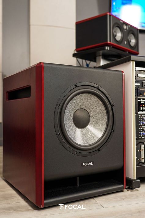 For producers and sound engineers looking for deep sub-bass, here is the answer: Sub12. Made in France in Focal’s own workshops, this subwoofer delivers unrivalled articulation, impact and depth. Thanks to its 13” (33cm) speaker driver with ‘W’-shaped cone and very high excursion, as well as its BASH amplifier with 600W RMS and 1000W peak-to-peak power, the sound reproduction is more impactful and faithful than ever. Post Production Studio, Only Music, Speaker Driver, Monitor Speakers, Listening Room, Sound Engineer, Music Producers, Studio Monitors, Loudspeaker