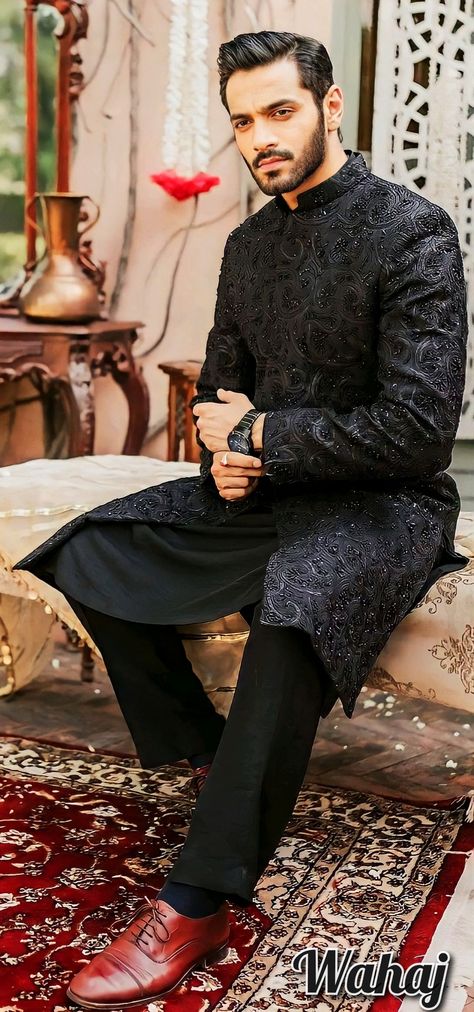 Pakistani Groom Outfits, Pakistani Sherwani Grooms, Black Sherwani Groom Pakistani, Muslim Groom Outfit, Sherwani For Men Wedding Pakistani, Sherwani Pakistani, Dream Reception, Reception Suits, Wedding Matching Outfits