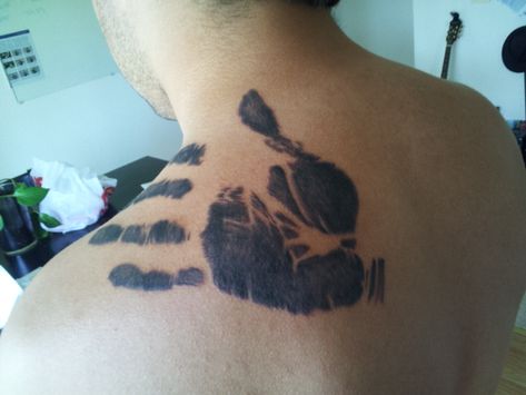 dad memorium Hand Print Tattoo, Father Died, Trash Polka, Bohol, Skin Art, Piercing Tattoo, Love Tattoos, Get A Tattoo, Body Mods