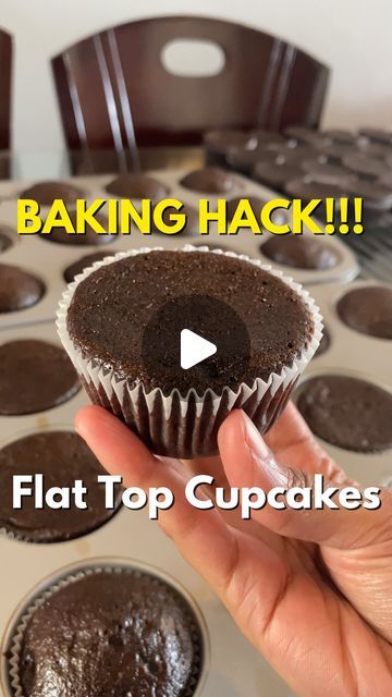 402K views · 15K likes | Hope & Faith on Instagram: "TOP TIPS for a flat top cupcake👇  🔺the cupcakes need to be warm when you flatten it to avoid any crumbling or breakage  🔺peel off the parchment paper from the cupcake gently after you press it down with the spoon  Personally, flat top cupcakes are way easier to decorate and store. Which is why this is my go-to method!🧁   #bakinghacks #bakinghack #cupcakehack #flattopcupcakes #cupcake #cupcakes #baking #chocolatecupcakes #decoratingcupcakes #hack #foodhack #bakingtips #cookinghack #cakes" How To Make Flat Top Icing Cupcakes, How To Flatten Frosting On A Cupcake, How To Get Flat Top Cupcakes, How To Flatten Icing On Cupcakes, Cupcake Flat Top, Flat Frosted Cupcakes, How To Make Cupcakes Flat On Top, How To Make Flat Top Cupcakes, Flat Topped Cupcakes