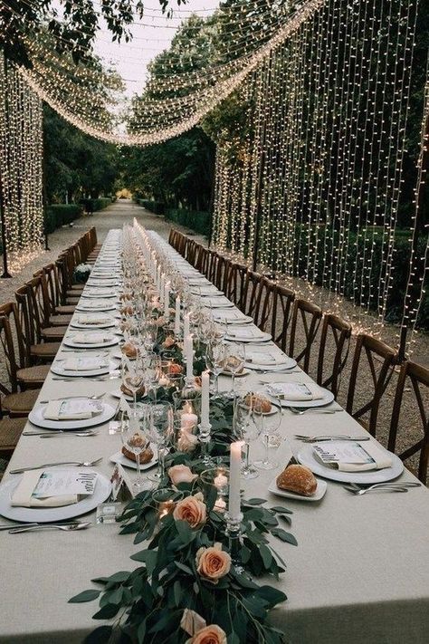 amazing greenery wedding garden table ideas at home Kasut Pengantin, Dream Garden Wedding, Wedding Spain, Small Weddings, Garden Wedding Decorations, Outdoor Dinner, Outdoor Wedding Decorations, Long Table, Marriage Ceremony