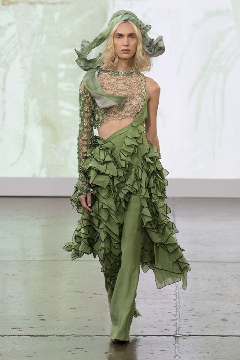 NexusMe Spring/Summer 2023 catwalk at Fashion Scout for London Fashion Week. London, UK. 17th Sept 2022. Natureverse Fashion, Nature Fashion Moodboard, Catwalk Fashion Runway, 2023 Catwalk, Environmental Fashion, Process Presentation, Fashion Week Ss23, Modeling Outfits, Moss Fashion