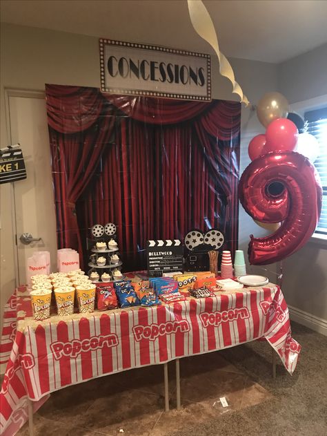 Movie Theatre Birthday Party, Movie Themed Birthday Party, Birthday Movie Night, Movie Theme Birthday Party, Theatre Party, Cinema Party, Backyard Movie Party, Movie Night Birthday Party, Birthday Decorations At Home