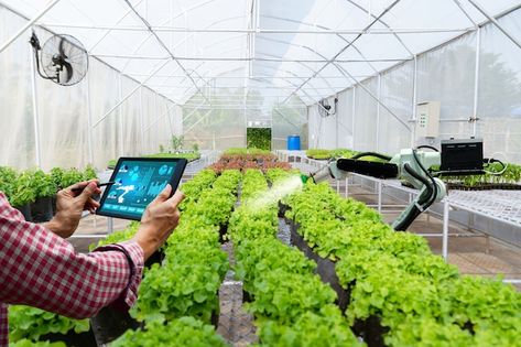 Photo automatic agricultural technology ... | Premium Photo #Freepik #photo #agriculture-technology #smart-agriculture #smart-farming #smart-farm Agricultural Engineering, Farming Technology, Precision Agriculture, Modern Agriculture, Farming Techniques, Growing Microgreens, Agriculture Industry, Agricultural Practices, Modems