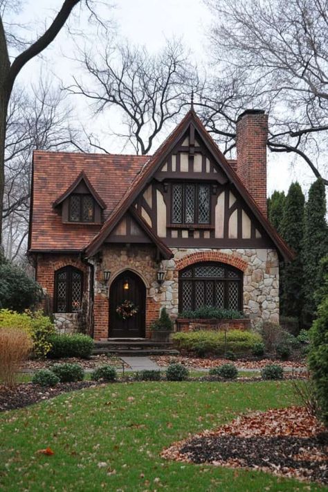 Tudor Beach House, Tudor Farmhouse Exterior, Tiny Tudor Cottage, Small Vineyard House, Dutch Cottage Exterior, Tiny Tudor House, Traditional Tudor Home Exterior, Houses Exterior Cottage, German Tudor House