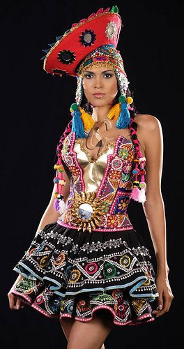 Miss Peru Universe 2008 Peruvian Traditional Dress, Peru Outfits, National Dress, Picture Outfits, Layering Outfits, Swimsuit Dress, Traditional Dress, Outfits Aesthetic, Traditional Dresses