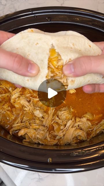 EatingWithEdward on Instagram: "Pulled Chicken Tacos | This Crockpot Recipe makes Dinner Simple! #crockpotrecipes #crockpotmeals #chicken #tacos #chickentacos" How To Make Pulled Chicken, Mexican Shredded Chicken Crockpot, Chicken Recipes Tacos, Chicken Soft Taco Recipe, Taco Chicken Recipes, Pull Apart Chicken, Crockpot Shredded Chicken Tacos, Crockpot Shredded Chicken, Crockpot Chicken Tacos