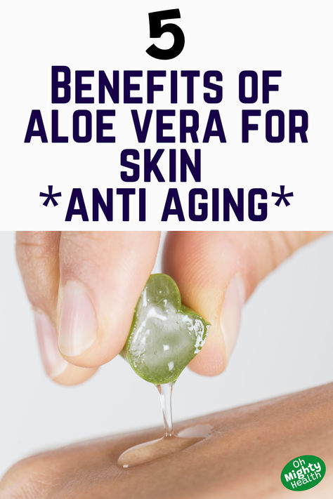 5 Benefits of Aloe Vera for Skin Anti Aging: Woman squeezing aloe vera gel from a leaf onto her hand, showcasing natural skin tightening and wrinkle-fighting properties of this DIY skin care ingredient Using Aloe Vera On Face, What To Make With Aloe Vera Plant, Benefits Of Aloe Vera For Skin, How To Use Aloe Vera Gel For Face, Aloe Vera Gel For Skin Care, Aloe Vera For Skin Benefits, Diy Aloe Vera Face Mask, Masks For Clear Skin, Face Wrinkles Remedies