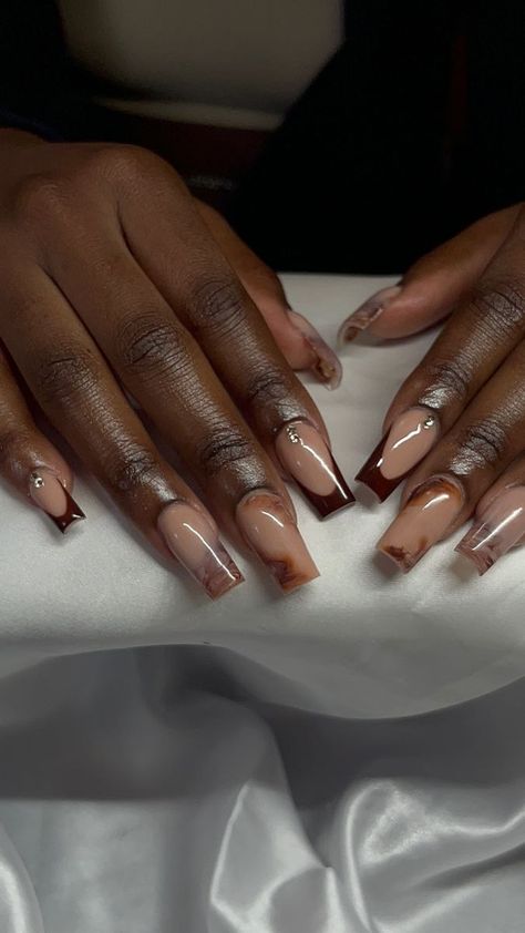 There's a new beauty trend taking over Instagram and it's absolutely stunning. Say hello to "quartz nails". Neutral Brown Nails Acrylic, Brown French Design Nails, Nail Ideas Acrylic Fall Colors, Nail Neutral Colors Designs, Acrylic Nails Browns, Brown Fall Nail Set, Pretty Brown Nails Acrylic, Neutral Tone Nail Designs, Cute Fall Sets Nails