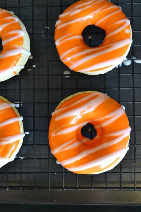 Donat Glaze, Easy Donut Recipe, Orange Baking, Homemade Donuts Recipe, Baked Donut Recipes, Homemade Donuts, Doughnut Recipe, Orange Creamsicle, Delicious Donuts