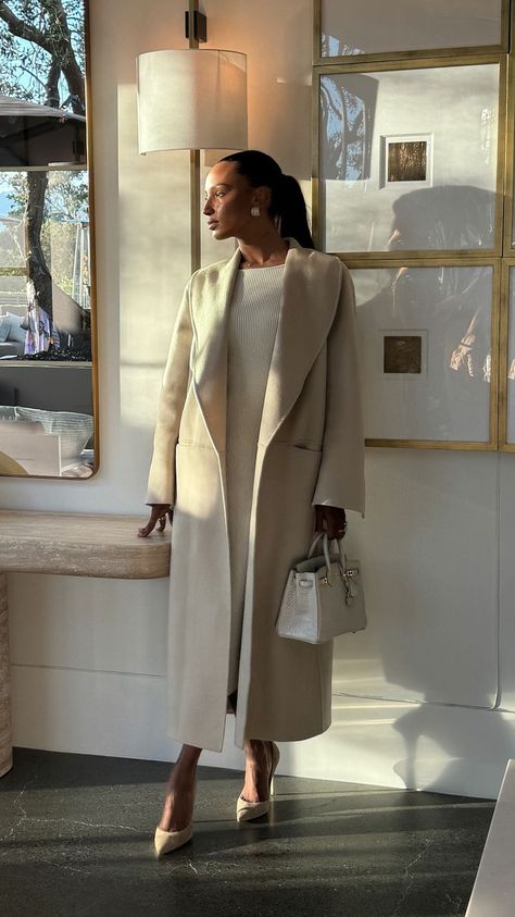 13 Quiet Luxury Coats for Bundling Up in Decadent Minimalism Fall Feminine Outfits, Jasmin Tookes, Winter Night Outfit, Elegant Black Women, Elegant Fashion Outfits, Look Office, Mode Zara, Fall Attire, Jasmine Tookes